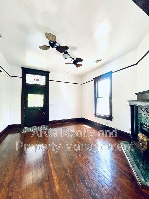 487 Boulevard Se - Photo 5 of 19