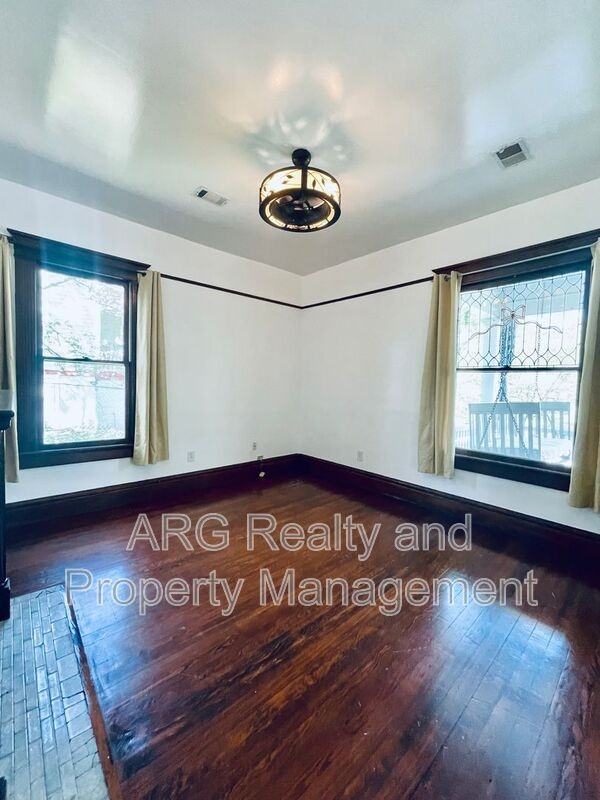 487 Boulevard Se - Photo 6 of 19