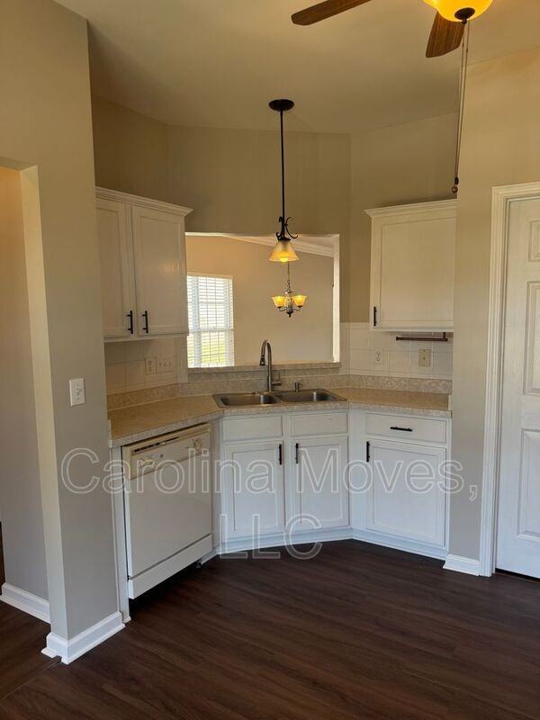 733 Rock Hill Ct - Photo 3 of 27