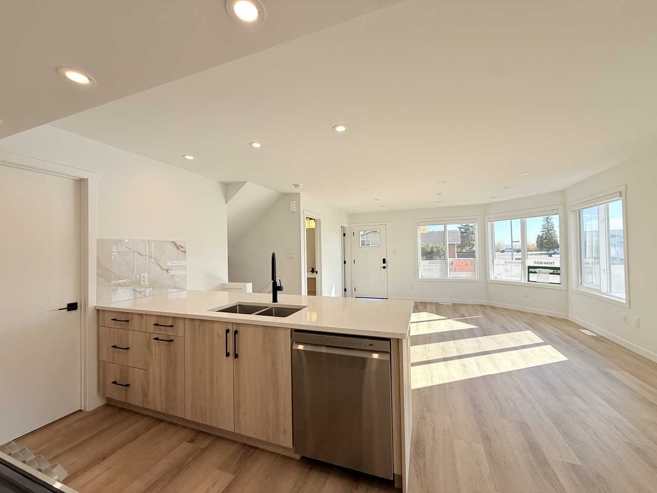 14104 21 Avenue Northwest - Photo 5 of 12