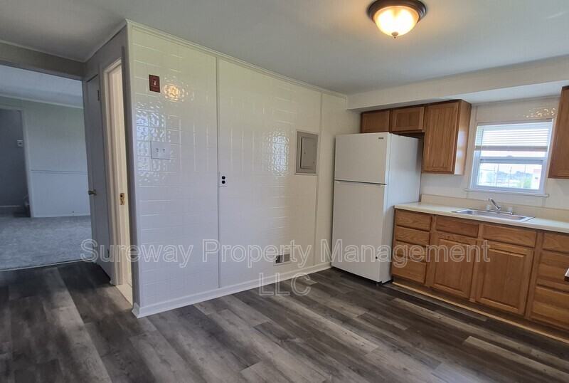 311 Green St #B - Photo 2 of 18