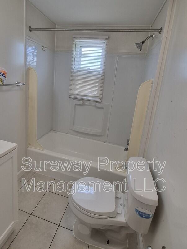311 Green St #B - Photo 6 of 18