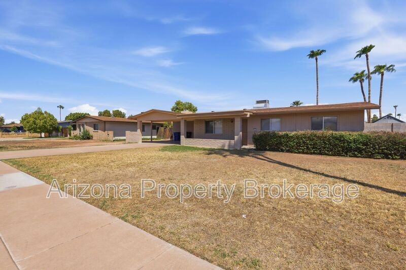 2106 E Evergreen St - Photo 2 of 28