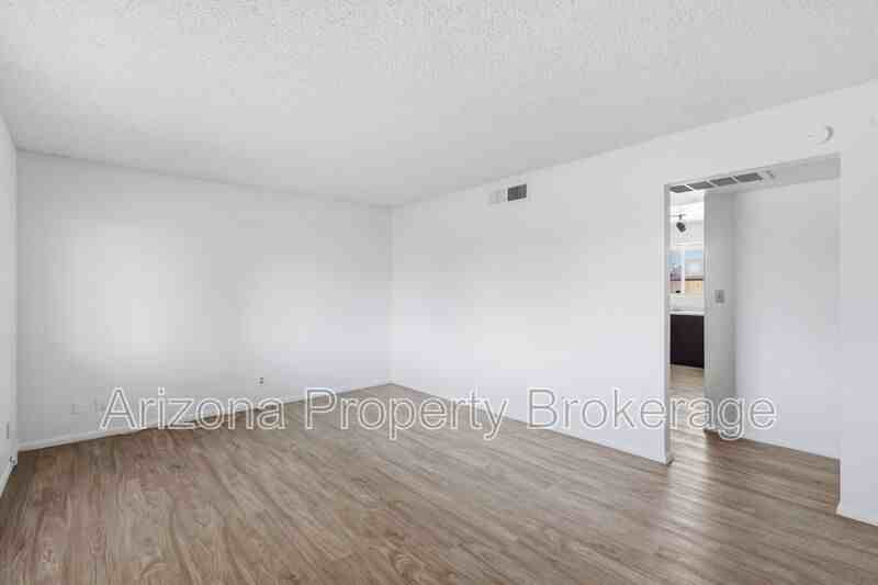 2106 E Evergreen St - Photo 4 of 28