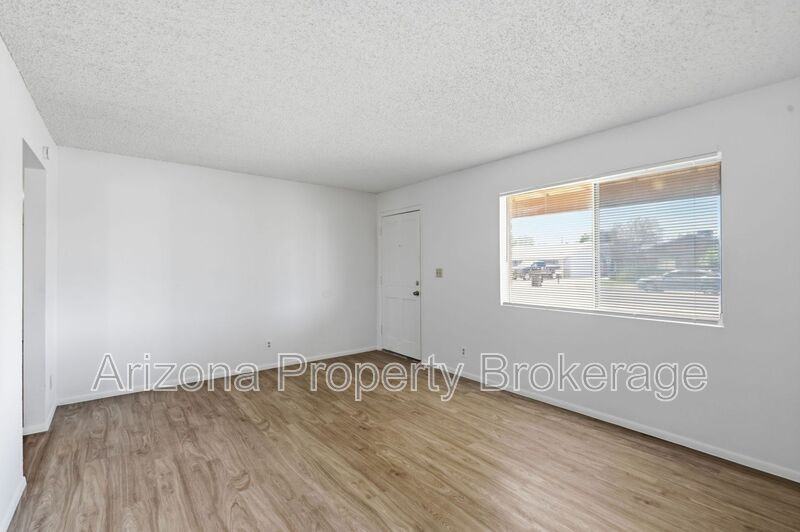 2106 E Evergreen St - Photo 5 of 28