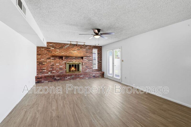 2106 E Evergreen St - Photo 6 of 28