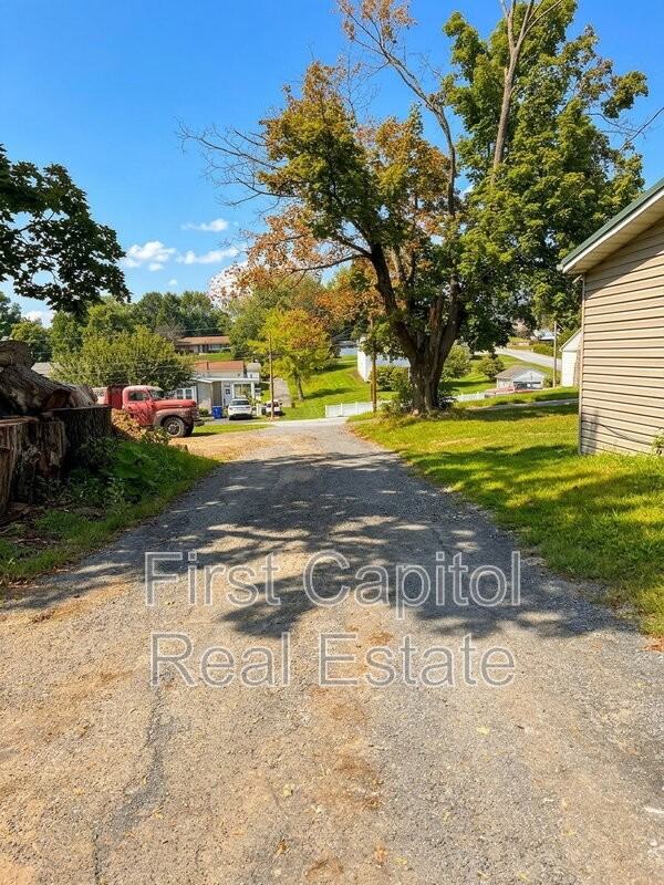 2629 Catherine St - Photo 3 of 15