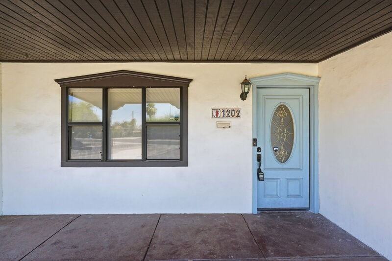 1202 W Amelia Ave - Photo 5 of 36