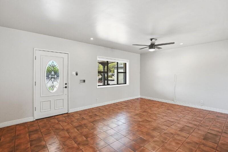 1202 W Amelia Ave - Photo 6 of 36