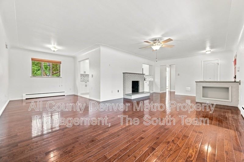 1631 Xanthia St - Photo 2 of 25