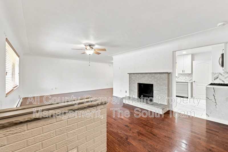 1631 Xanthia St - Photo 4 of 25