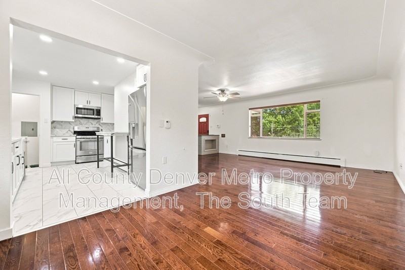 1631 Xanthia St - Photo 7 of 25