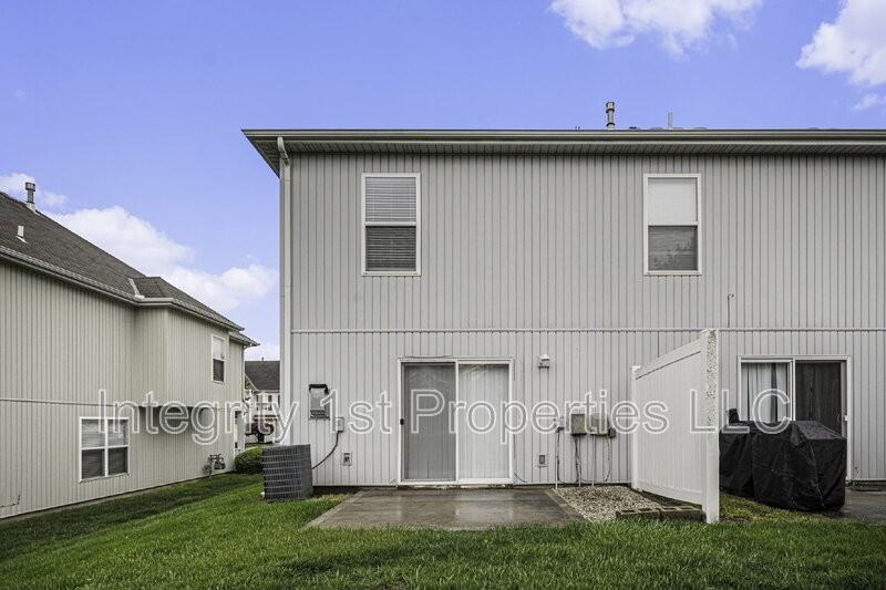 5937 Nw 91st Ter - Photo 3 of 15