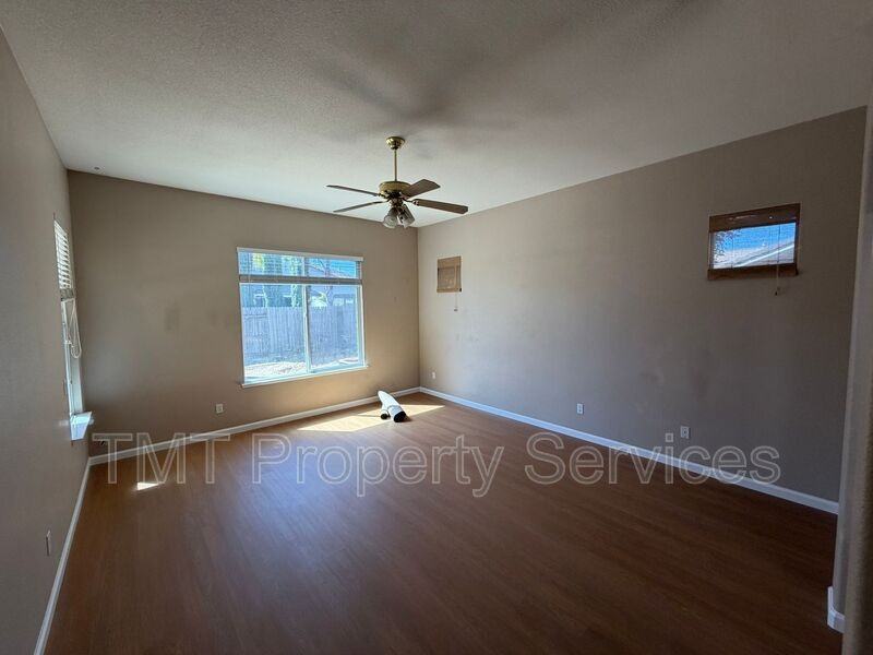 9348 Sierra Spring Way - Photo 3 of 21