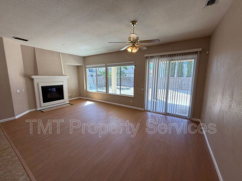 9348 Sierra Spring Way - Photo 7 of 21