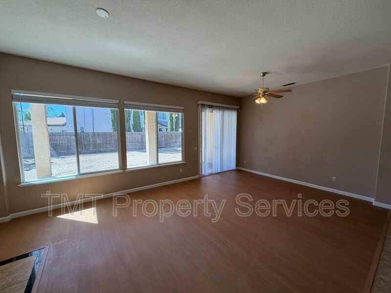 9348 Sierra Spring Way - Photo 6 of 26