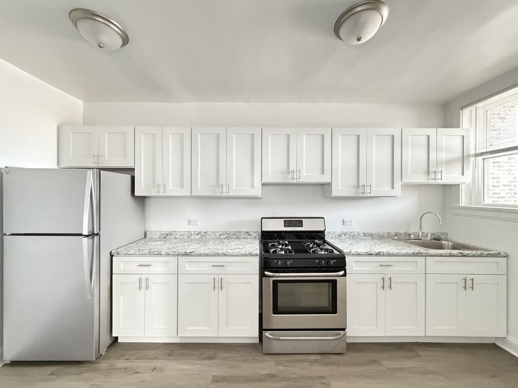 1650 W Morse Ave #3 - Photo 2 of 21