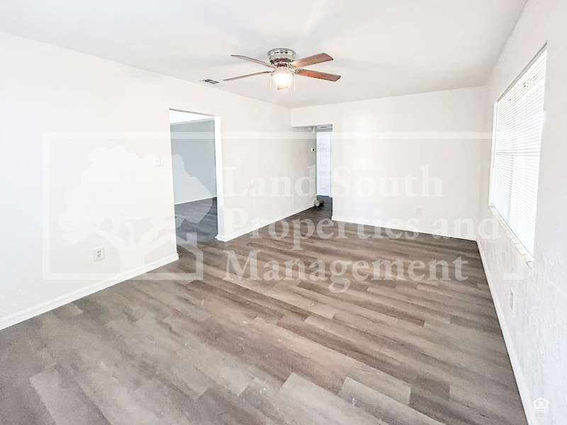 2152 Colonial Ave - Photo 2 of 13