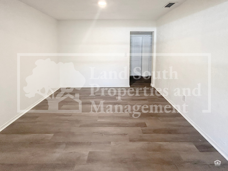 2152 Colonial Ave - Photo 4 of 13