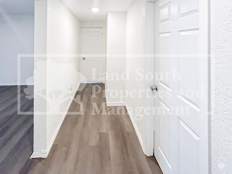 2152 Colonial Ave - Photo 7 of 13