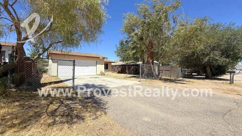 16352 Vine St - Photo 3 of 19