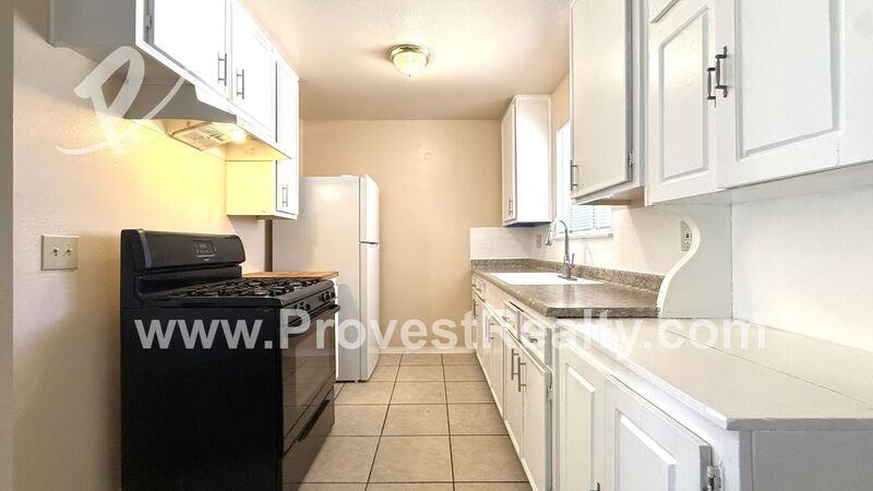 16352 Vine St - Photo 6 of 19