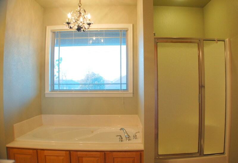 4747 W Mayflower Ct - Photo 4 of 20