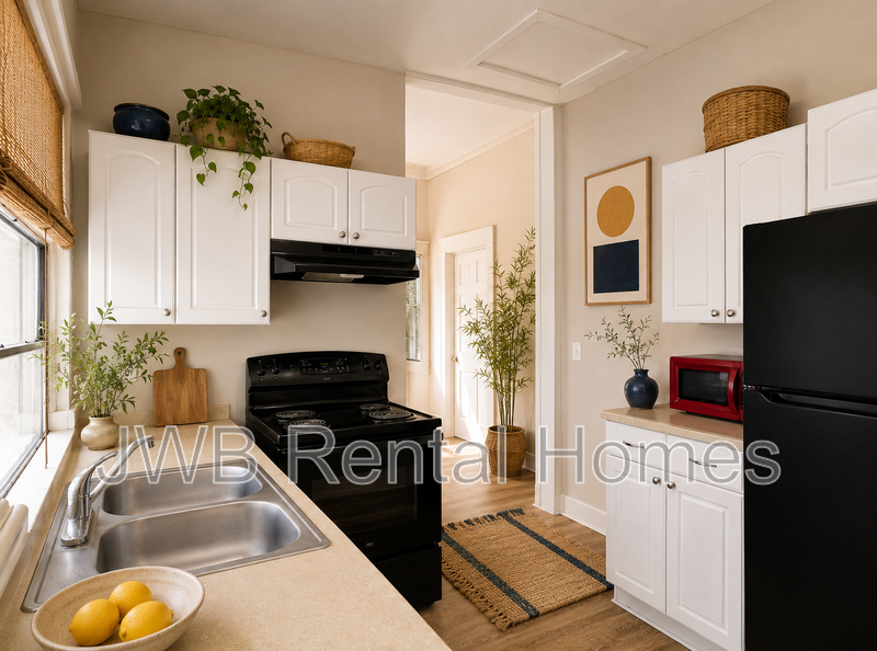 467 Golfair Blvd - Photo 3 of 11