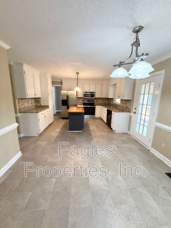 100 Lakeshore Ct - Photo 6 of 18