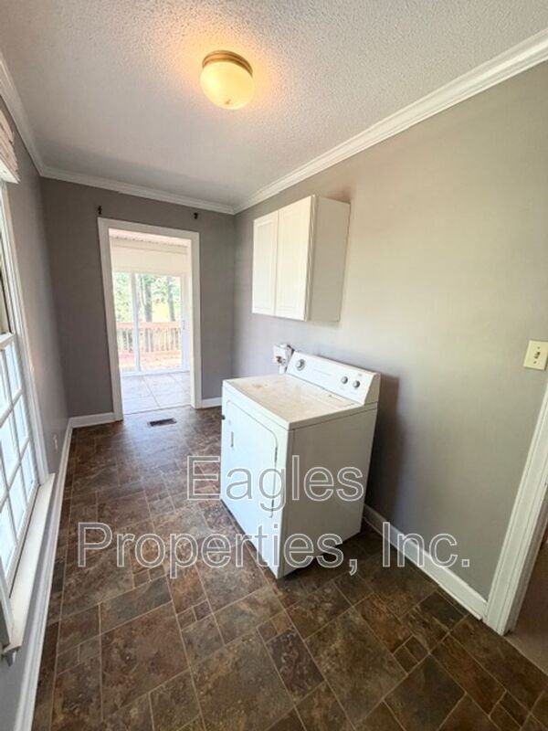 100 Lakeshore Ct - Photo 7 of 18