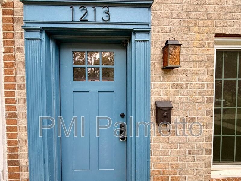 1213 Grove Park Ln - Photo 3 of 17