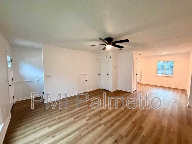 1213 Grove Park Ln - Photo 5 of 17