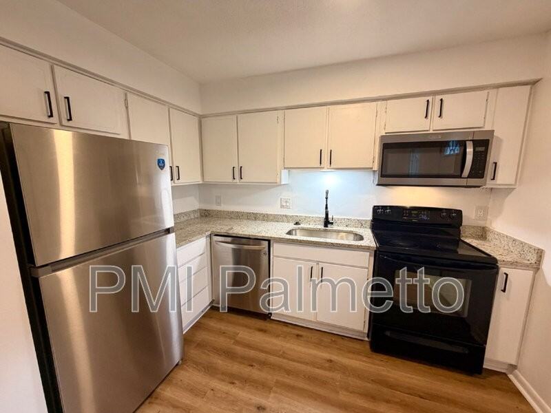 1213 Grove Park Ln - Photo 7 of 17