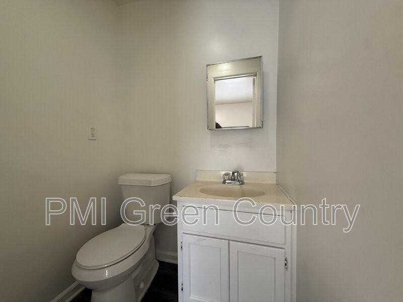 6117 N Main St - Photo 7 of 12
