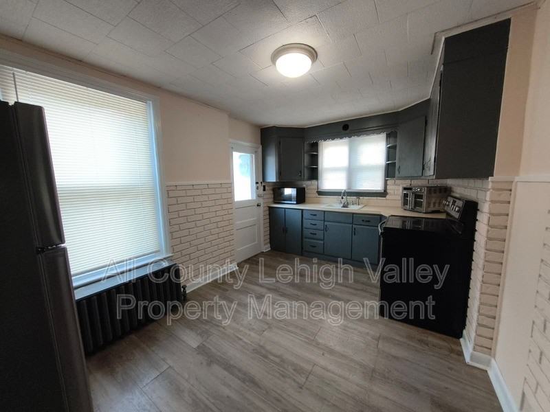 226 E Ettwein St - Photo 2 of 12