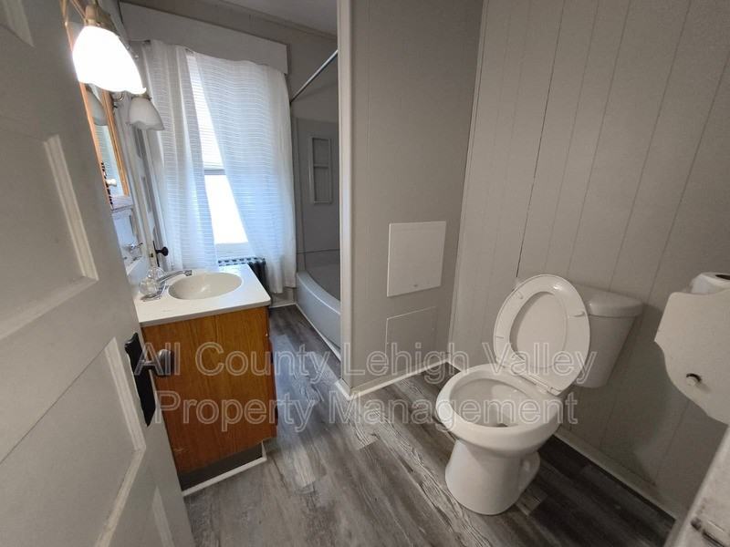 226 E Ettwein St - Photo 5 of 12