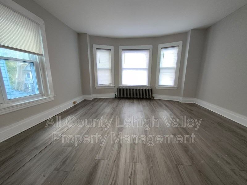 226 E Ettwein St - Photo 7 of 12