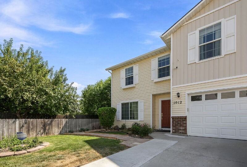 1012 N Jullion Ave - Photo 2 of 22