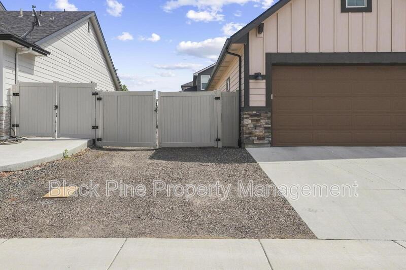 7634 S Wagons West Ave - Photo 4 of 43