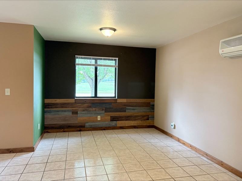 1160 Schabow St - Photo 3 of 10