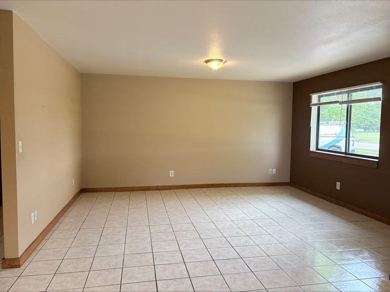 1160 Schabow St - Photo 4 of 10