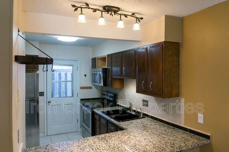 137 Colony Dr - Photo 5 of 17