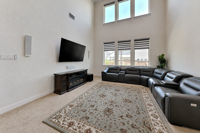 2931 Genevieve Ln - Photo 5 of 34