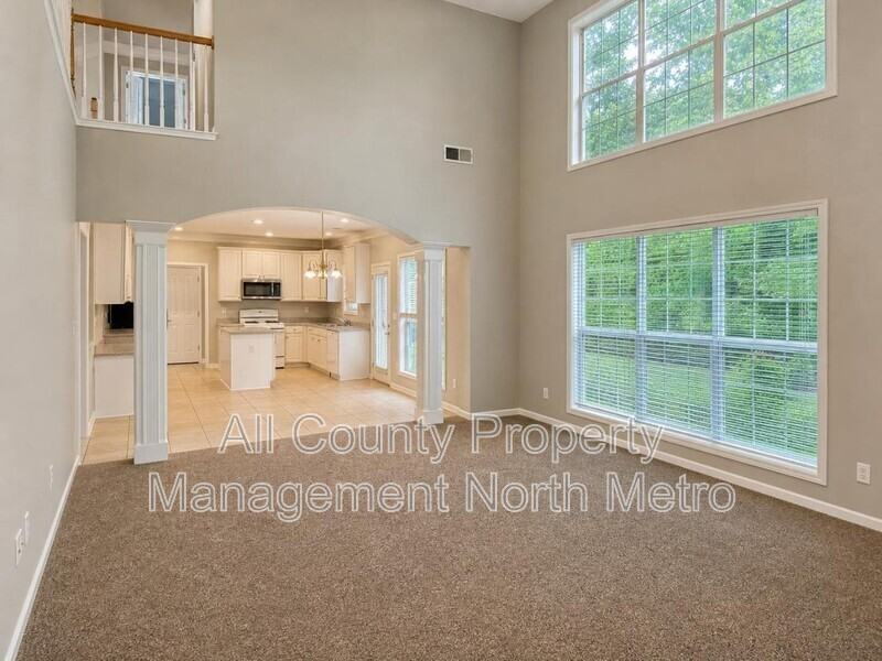 550 Elgaen Ct - Photo 3 of 14