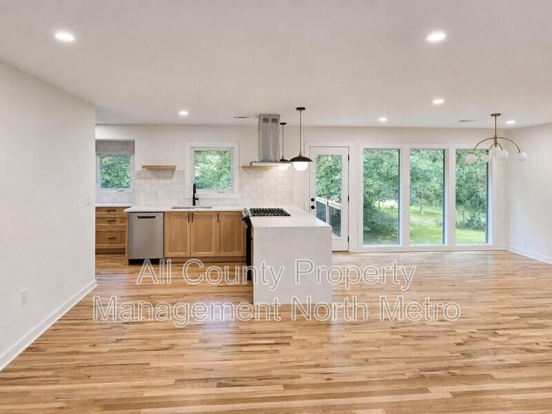 4335 King Springs Rd Se - Photo 4 of 21