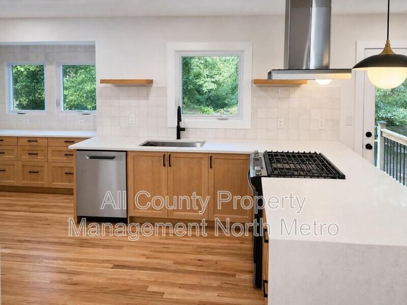 4335 King Springs Rd Se - Photo 5 of 21