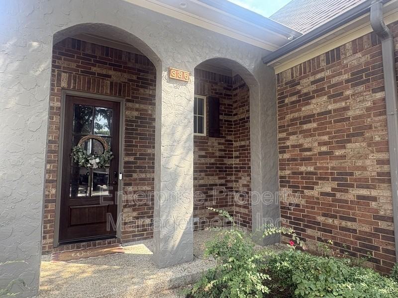 886 Winter Leaf Dr - Photo 3 of 46