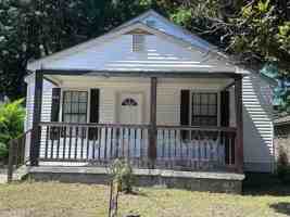 featured image of 2498 Vandale Ave