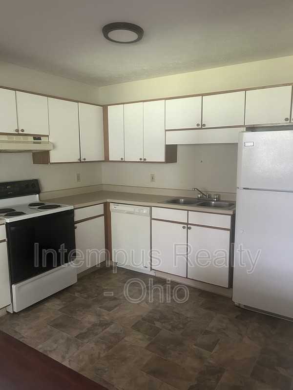 6321 Saint Andrews Dr #43 - Photo 4 of 8