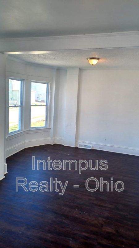 2070 W 105th St - Photo 3 of 19